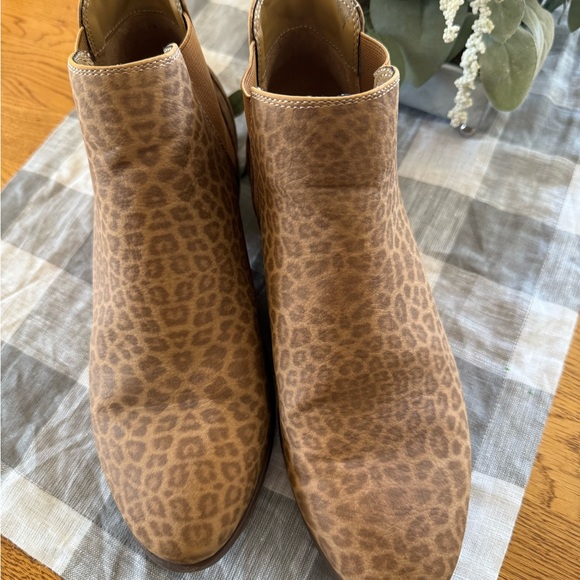 Roxy Shoes - Roxy Size 9 Leopard Booties